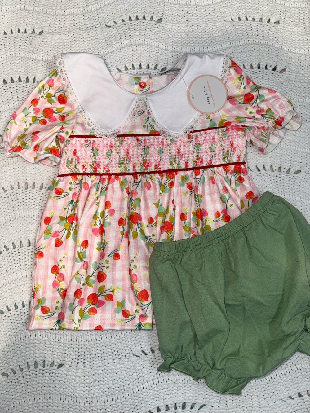 NWT Abby & Evie Baby Girl Strawberry-Print Smocked Top with Green Bloomers